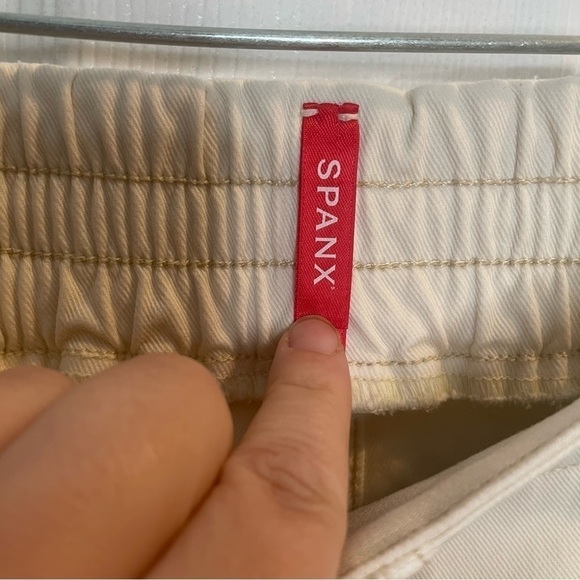 Spanx Stretch Twill Cargo Jogger in Parchment M - Picture 11 of 16